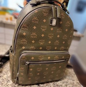 MCM Stark 40 Visetos Medium Backpack Sea Turtle